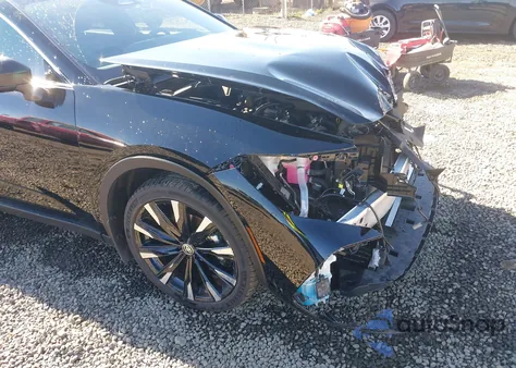 2024 Toyota Crown Platinum z USA, uszkodzony, nr VIN JTDAFAAF4R3009422